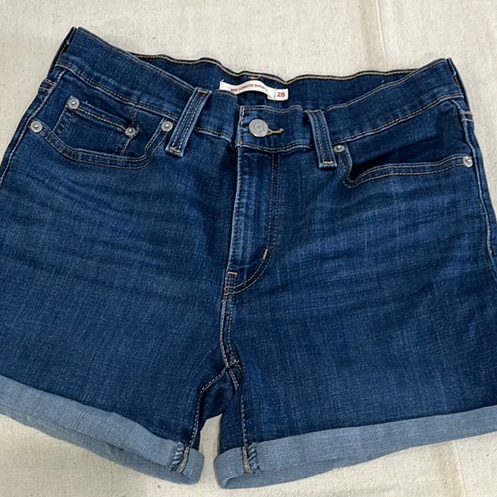 Like New! Levi’s Blue Jean Shorts with Rolled Cuffs & Contrast Stitching, Sz 28